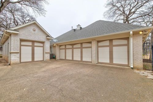 8301 Thorndyke Dr, Fort Worth TX  76182-8632 exterior