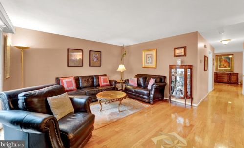 5 Exeter Ct, Princeton NJ  08540-7000 exterior