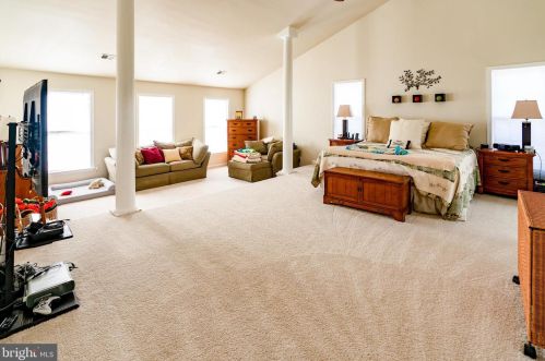 7125 Ayers Mdw Ln, Springfield VA  22150-4915 exterior