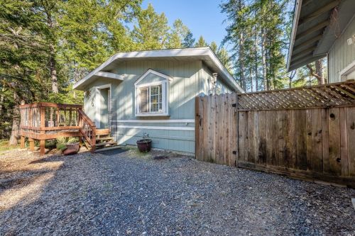 1789 Hawk Ln, Willits, CA 95490-8822