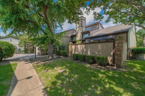 5524 Willow Cir, Fort Worth TX  76112-1952 exterior