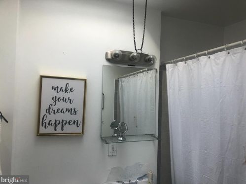 8128 Ditman St, Philadelphia PA 19136-2813 exterior