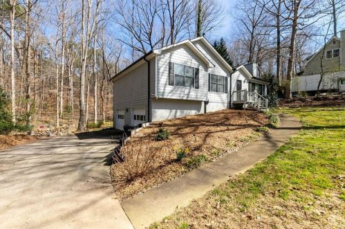 5315 Oaks Landing Ct, Buford, GA 30518-6916