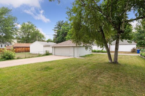 1221 4 St, Saint Paul MN  55106-5309 exterior