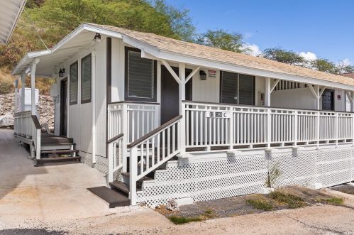 87-1360 Farrington Hwy, Nanakuli, HI 96792-0031