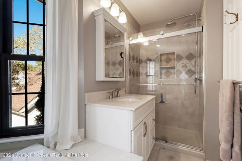 3 Old Orch Ln, Tinton Falls NJ 07712-2570 exterior