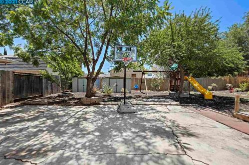2060 Belmont Rd, Concord CA  94520-3902 exterior
