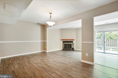 13305 Apgar Pl, Herndon, VA 20170-4303