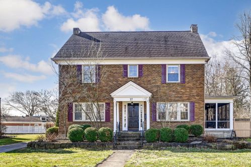 37 Kensington Pl, Springfield OH  45504-1026 exterior