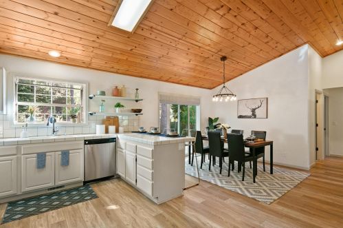 10607 Alder Creek Rd, Truckee CA  96161-2542 exterior