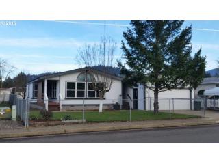 556 State St, Sutherlin OR  97479-9856 exterior