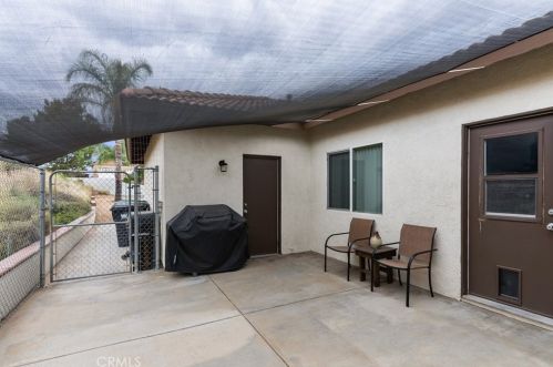 14229 Dove Cyn Dr, Riverside CA  92503-6418 exterior