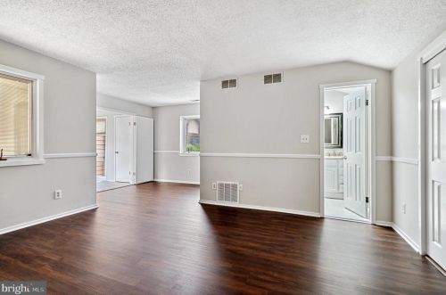 331 Sayre Dr, Princeton NJ  08540-5840 exterior