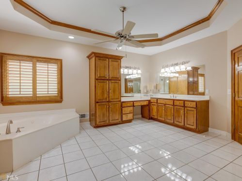 1224 Ml Crk Ln, Stockbridge GA  30281-4879 exterior