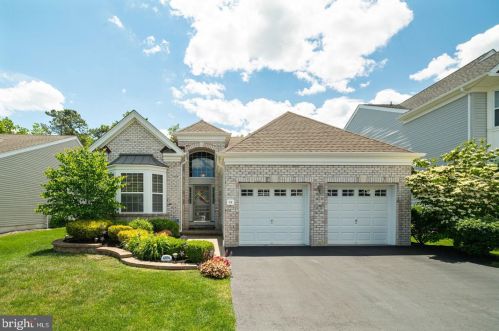 31 Gladstone St, Lacey, NJ 08731-1065