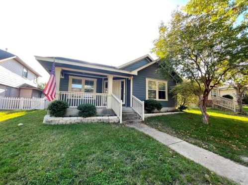 733 Hogan, Uhland TX  78640-5784 exterior