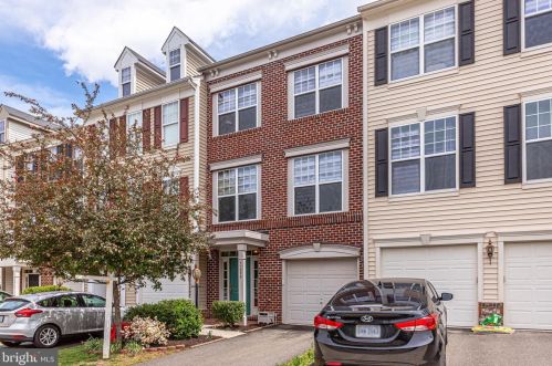 11898 Benton Lake Rd, Bristow, VA 20136-6158
