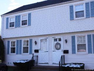 16 Firethorn Dr, Glastonbury, CT 06033-1263