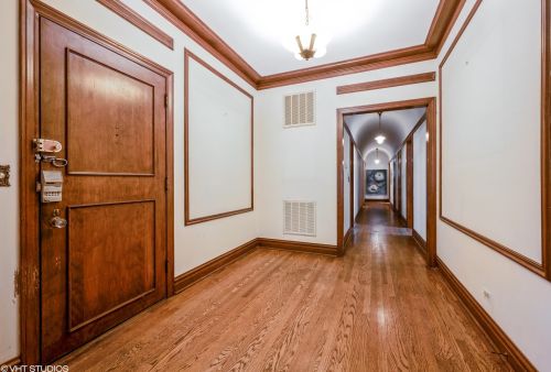 1214 Sherwin Ave, Chicago, IL 60626-2218