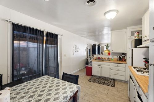 605 Mtn Vw St, Santa Ana CA 92704-2151 exterior