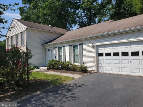 9120 Meadow Rue Ln, Annandale, VA 22003-4049