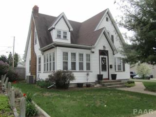 804 Amanda St, Pekin, IL 61554-2121