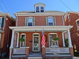 317 Pitt St, Carlisle PA  17013-3206 exterior