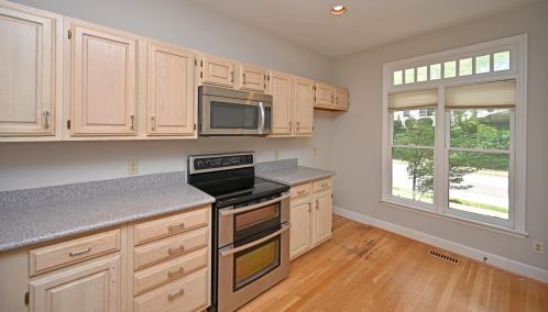 2102 Alpine Pl, Cincinnati OH  45211-3528 exterior