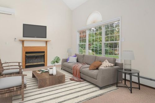 16 Trolley Ln, Westerly, RI 02891-3558