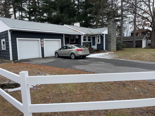 2 Severance St, Derry, NH 03038-2615