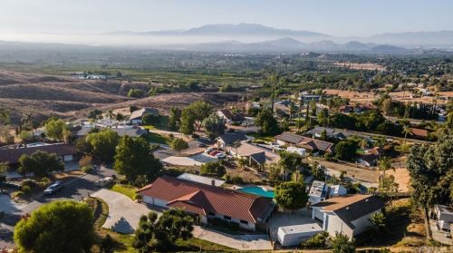 15740 Rancho Viejo Dr, Riverside CA  92506-5820 exterior