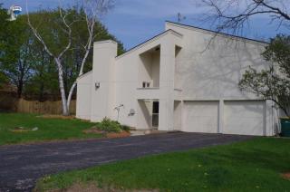 12819 Huntsboro Ln, The Ledges, IL 61073-8975