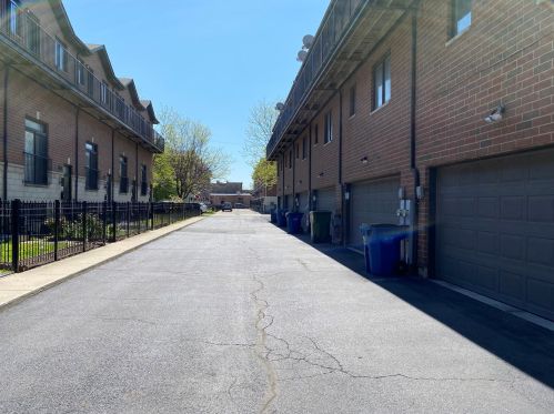 3359 Archer Ave, Chicago, IL 60608-6838