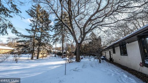 2437 Hillside Rd, Saint Paul MN  55110-5535 exterior