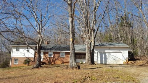 109 Owens Dr, Charity, VA 24088-2501