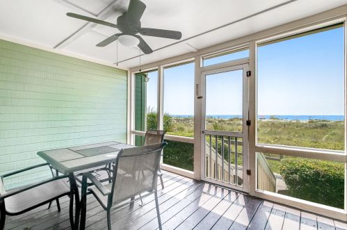 1200 Palmetto Dr, Isle Of Palms, SC
