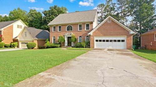 6219 Southland Forest Dr, Stone Mountain, GA 30087-4940