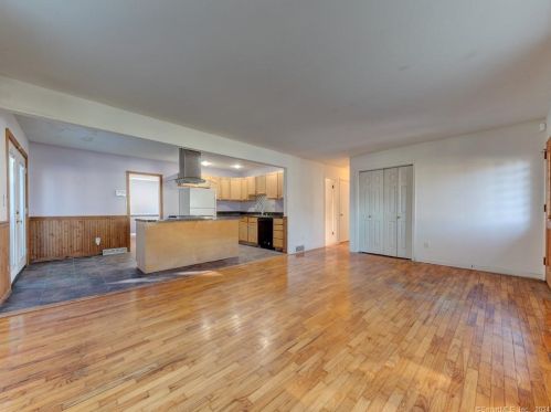 655 West Ave, Milford, CT 06461-3003