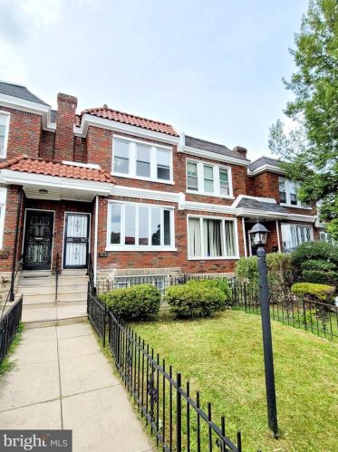 7418 21st St, Philadelphia, PA 19138-2209
