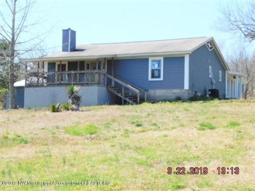 885 Bennett Cir, Byhalia, MS 38611-6162