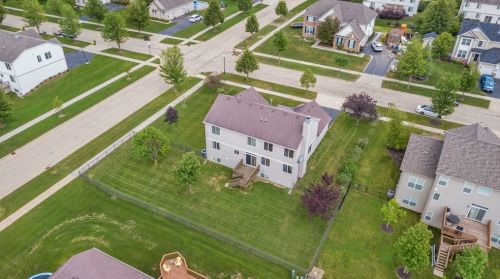 722 James Dr, Pingree Grove IL  60140-8291 exterior