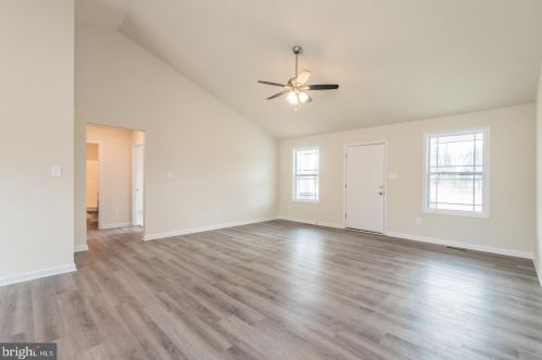 193 Muzzey Rd, Shepherdstown, WV 25443-4188