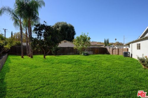 1650 Ona Cir, Simi Valley CA  93063-4540 exterior