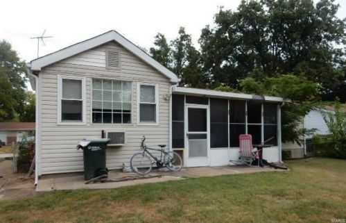 534 Holiday Ave, Hazelwood, MO 63042-1803