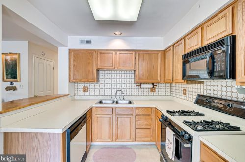 314 Brickhouse Rd, Princeton NJ  08540-7352 exterior