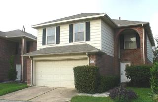 8216 Golf Green Cir, Houston TX  77036-4067 exterior