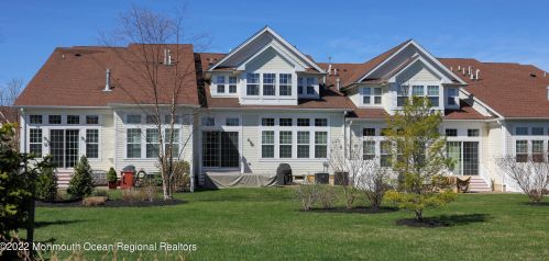 9 Majestic Dr, Tinton Falls NJ 07724-4760 exterior