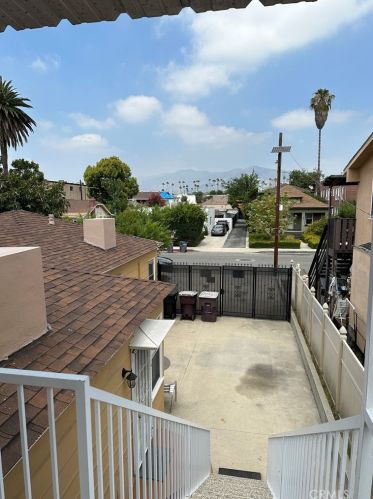 200 Palmer Ave, Glendale CA  91204-2407 exterior