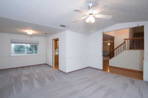 301 March Dr, Manteca, CA 95336-3220