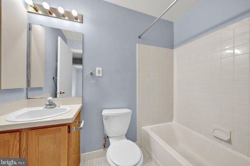 383 Silvia St, Trenton NJ 08628-3238 exterior